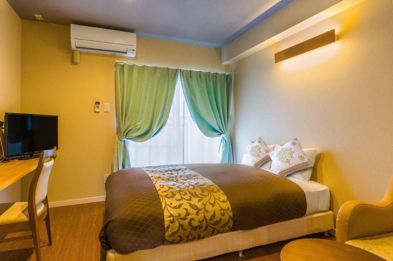 Mr. Kinjo In Shiozaki Aparthotel Itoman Kültér fotó